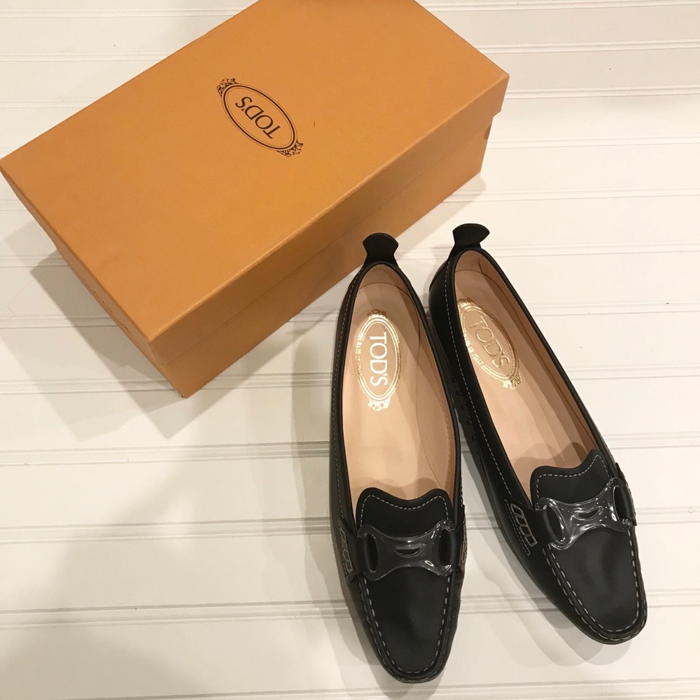Brand new authentic women’s Tods black loafers